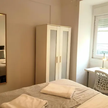 Alm- Spacious. Sunny. Patio. Quiet Area. Fast Wifi Apartament *