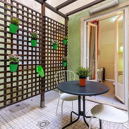 Lejlighed Alm- Spacious. Sunny. Patio. Quiet Area. Fast Wifi