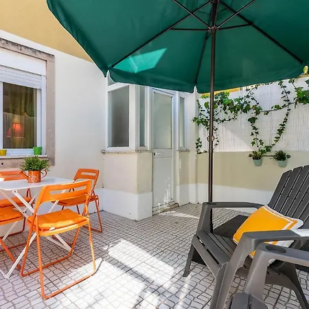 Апартаменти Alm- Spacious. Sunny. Patio. Quiet Area. Fast Wifi
