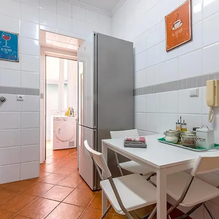 Апартаменты Alm- Spacious. Sunny. Patio. Quiet Area. Fast Wifi *