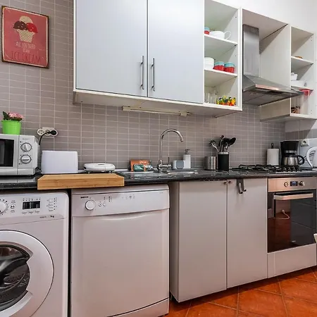 Апартаменти Alm- Spacious. Sunny. Patio. Quiet Area. Fast Wifi *