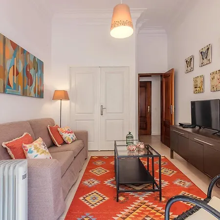 Alm- Spacious. Sunny. Patio. Quiet Area. Fast Wifi Апартаменти