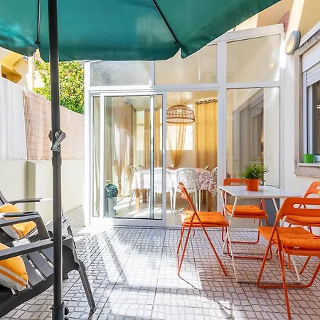 Alm- Spacious. Sunny. Patio. Quiet Area. Fast Wifi Апартаменти