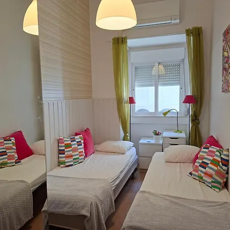 Alm- Spacious. Sunny. Patio. Quiet Area. Fast Wifi Апартаменти